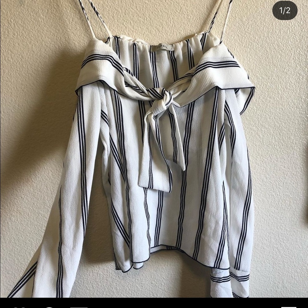Cute top shoulder but with strap